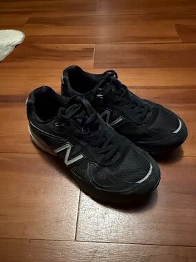New Balance Women's 990 V4 Black Suede  Sneaker Made in USA W990BK4 Sz 9 2E